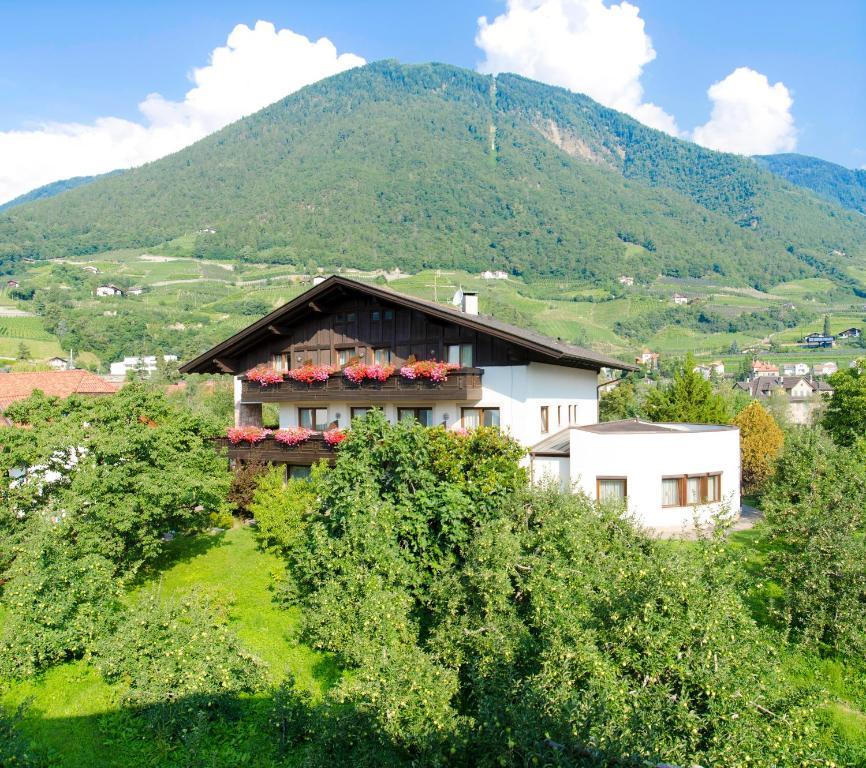 Bed and Breakfast Haus Christl Лана Экстерьер фото