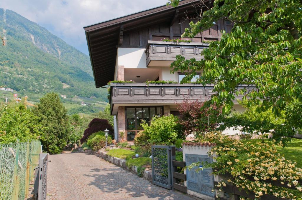 Bed and Breakfast Haus Christl Лана Экстерьер фото